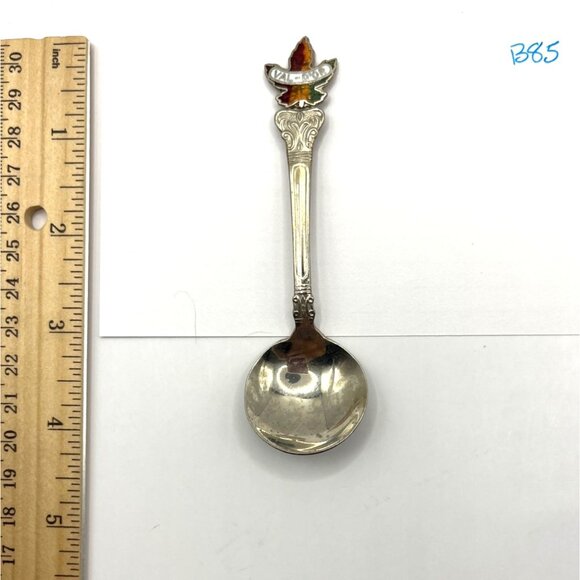 Val-DOr Canadian Souvenir Collectors Spoon With Leaf Design B85 - Picture 4 of 4